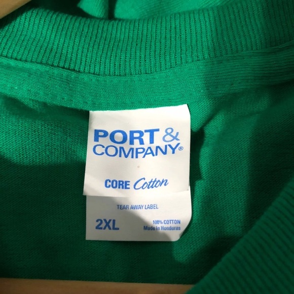 Toys R Us Christmas T-Shirt A - Picture 3 of 3